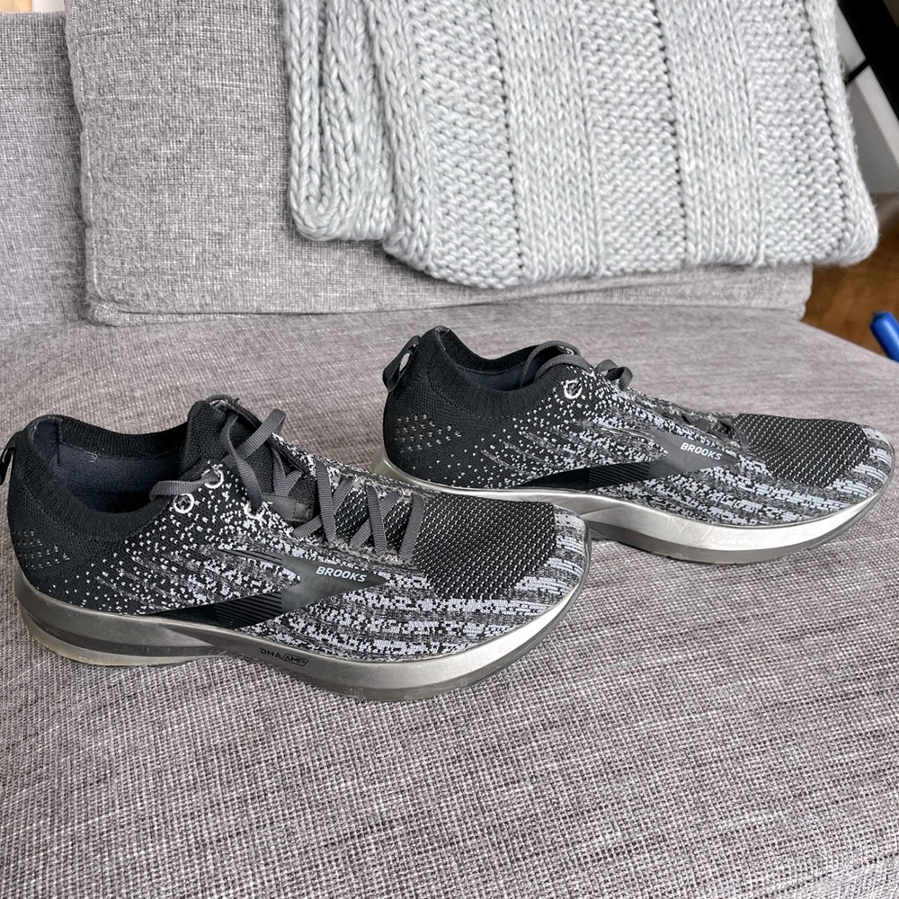Men’s Brooks 10.5 (D) Energize, Neutral running shoe. Black/grey, worn 4 times.